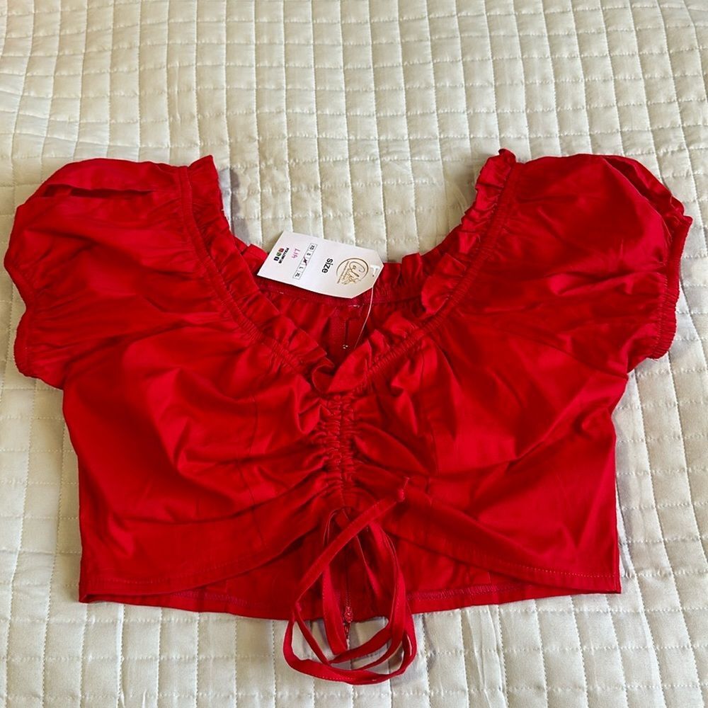 New- Berrylush Women Solid Red V-Neck Front Tie-Up Frilled Crop Top Sz M